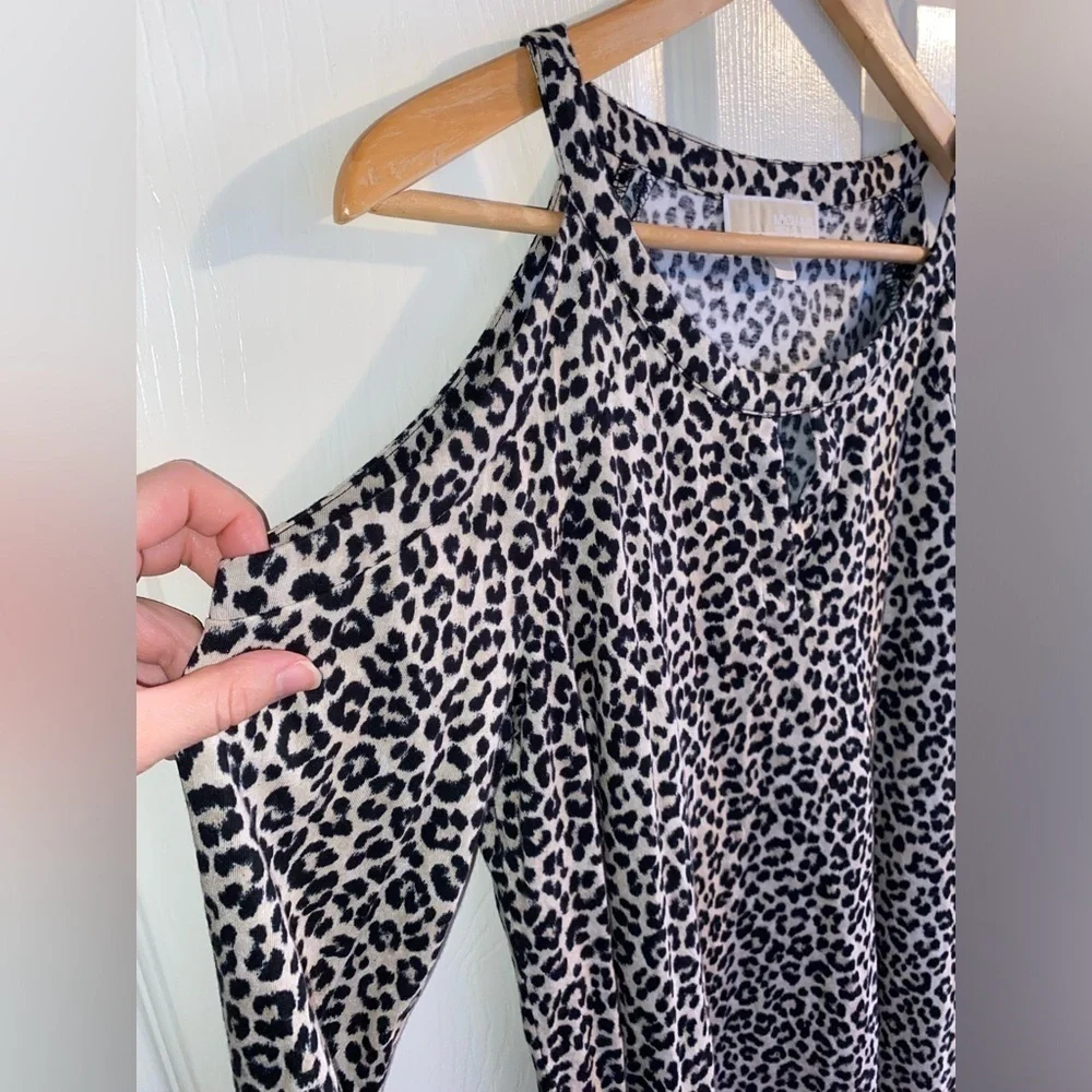 Michael Kors Leopard Print Cold Shoulder Long Sleeve Top Women’s Size L Shirt